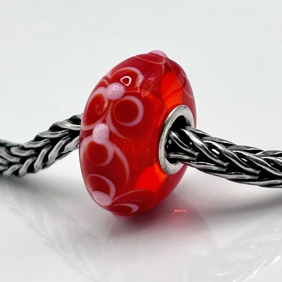 TROLLBEADS Red & White Flower Unique LAA 925S NEW! Textured - Picture 5 of 8